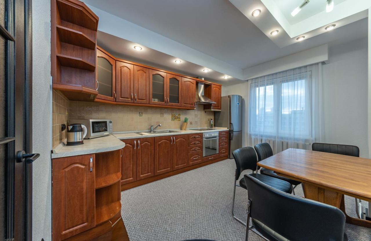 Modern 3 Bedroom Apartment Kiev Exterior foto